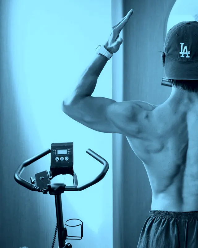 Persona entrenando — objetivo: ganar masa muscular